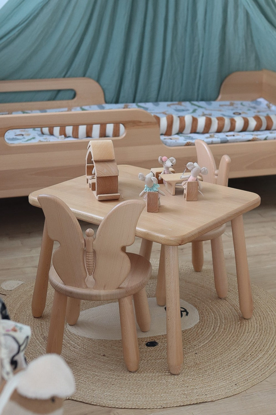Table and 2 chair set - Butterfly